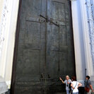 Дверь в соборе св.Джованни ин Латерано.